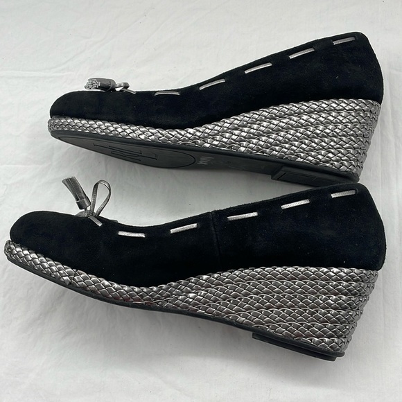 NWOB. Lauren Ralph Lauren 9.5B Cambree Suede Metallic Taupe Wedges. - Picture 10 of 11